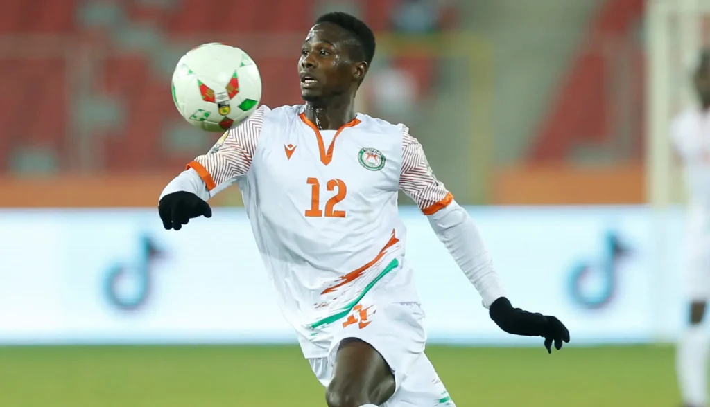 Ousseini Badamassi: Kiungo Anayetakiwa Simba SC 2 Kutoka Mazembe Hadi Msimbazi? Ousseini Badamassi Ndani ya Rada za Simba
