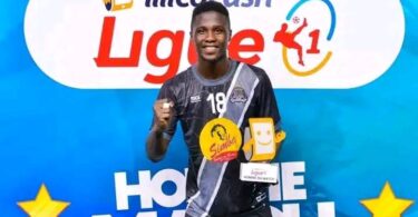 Kiungo Mahiri Ousseini Badamassi Avuruga Tetesi za Usajili Simba SC