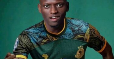 Yanga Yamnasa Rasmi Mohamed Hussein Kutoka Simba SC